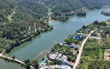Loạt villa, homestay quanh hồ Đồng Đò đóng cửa
