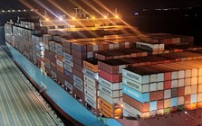 'Quái vật' nặng 214.000 tấn, dài gần 400 m lớn nhất trong lịch sử cập cảng biển miền bắc Việt Nam