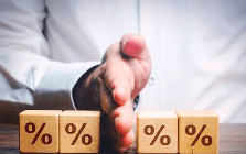 Thống đốc Fed có thông báo bất ngờ về lãi suất