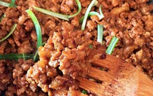 Có một cách làm thịt băm ngon hơn hẳn, đặt vào mâm cơm mà cả nhà khen tới tấp