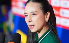 Madam Pang không giấu được cảm xúc