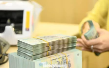 Huy động vốn ngân hàng vượt tín dụng: Sắp có bất ngờ về lãi suất?