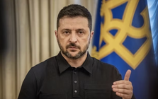Vì sao ông Zelensky buộc phải tuyên bố lệnh ngừng bắn toàn diện 3 ngày?