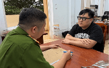Xác minh giao dịch chuyển khoản của hơn 100 người dân trên cả nước, Công an ra quyết định khởi tố Ngô Hoàng Vũ