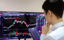 Chứng khoán hướng đỉnh cũ, dòng tiền liệu có đủ mạnh?