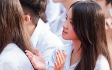 Bắt gặp Chuyên Ngoại ngữ - ngôi trường của dàn "siêu nhân ngôn ngữ" trong những khung hình đầu tiên của năm học mới