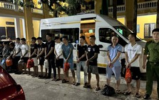 Công an kiểm tra các quán karaoke, bắt khẩn cấp 4 môi giới