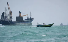 Iran lập ‘vùng cấm’ ngoài eo biển Hormuz; Mỹ tố Tehran nói dối
