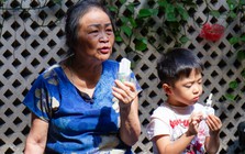Khách hàng ùn ùn kéo tới cửa hàng Kem Tràng Tiền trước ngày đóng cửa, ôn lại ký ức từ thuở “ông bà anh”