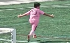 Con trai Messi mới 11 tuổi đã vô địch, còn giành luôn danh hiệu MVP