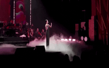 Ca sĩ Việt hát một show thu nửa tỷ: Chỉ nhờ giọng hát mà giàu kếch xù, 2 căn biệt thự gây choáng ở TP.HCM lẫn Hà Nội