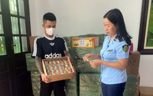 2.520 chiếc bánh trung thu ngoại nhập “không giấy tờ” bị bắt ngay tại cổng chợ: Ông chủ SN 1990 khai gì?