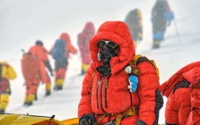 Chuyện gì xảy ra với cơ thể con người khi bình oxy đột nhiên hết trên đỉnh Everest?