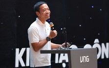 Chủ tịch tập đoàn công nghệ hàng đầu Việt Nam lì xì mỗi nhân viên 2,2 triệu đồng, nhận định AI khiến chúng ta giàu hơn nhưng cô đơn hơn