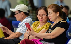 VECOM: Trong làn sóng dịch mới, người cao tuổi đã chủ động học kỹ năng mua sắm online