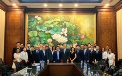 Đoàn doanh nghiệp linh phụ kiện xe điện Đài Loan (Trung Quốc) thăm nhà máy VinFast