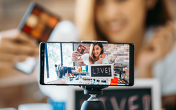 Sắp có quy định về livestream trên nền tảng mạng xã hội