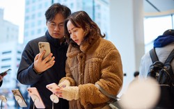 "Không thể tin nổi": Ngay tại quê nhà, người Hàn Quốc giờ đây mê iPhone hơn cả điện thoại Samsung?