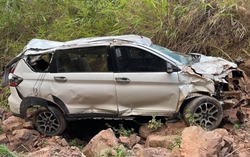 Cái kết thần kỳ trong vụ Suzuki XL7 rơi xuống vực 70m tại Điện Biên: Xe bị vò nát, gia đình 5 người chỉ bị thương nhẹ