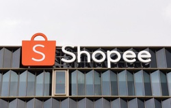 Shopee tiếp tục tăng phí