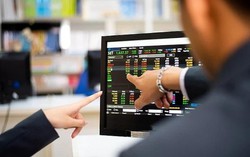 Khối ngoại tung gần 700 tỷ đồng "gom hàng" trong phiên VN-Index lập đỉnh, cổ phiếu nào được mua mạnh nhất?