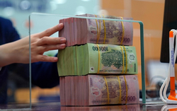 Một ngân hàng điều chỉnh lãi suất ngay trước kỳ nghỉ lễ
