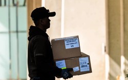 Hãng logistic hàng đầu thế giới sa thải 20.000 lao động, đóng cửa 73 cơ sở tại Mỹ vì Amazon và robot