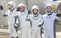 Lần đầu tiên trong lịch sử, 4 phi hành gia NASA bất ngờ quay về Trái Đất: Nguyên nhân được hé lộ