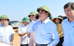 Chủ tịch tỉnh Nghệ An gọi điện đôn đốc nhà thầu ngay tại công trường