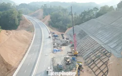 Rốt ráo thi công các hạng mục cuối trên cao tốc Hữu Nghị - Chi Lăng