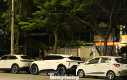 Ô tô tiền tỷ nằm vỉa hè qua đêm, cư dân chung cư nơm nớp lo mất trộm