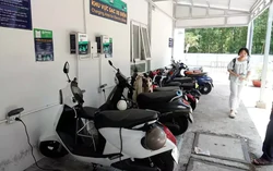 Tháo gỡ vướng mắc hạ tầng sạc xe điện tại các chung cư Hà Nội