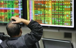 Chứng khoán Việt Nam giảm mạnh nhất từ đầu năm, tiền vào HoSE lên cao nhất 4 tháng
