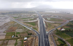Ngay tuần sau, 22km đầu tiên của tuyến cao tốc “rừng – biển” đầu tiên tại Việt Nam sẽ chính thức thông xe