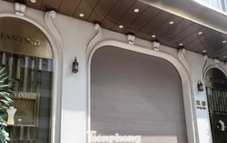 Ồ ạt đóng cửa hàng kim cương, điều gì đang xảy ra?