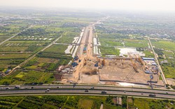 Cận cảnh đại lộ 120 m đang thành hình, mở đường vào sân vận động 135.000 chỗ