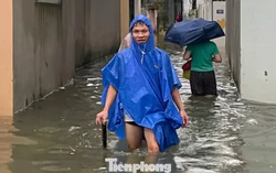 Phó Chủ tịch tỉnh Thanh Hóa chỉ đạo kiểm tra khu phố cứ mưa là ngập