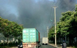 Cháy lớn ở KCN Quế Võ, hàng trăm m2 nhà kho chìm trong biển lửa