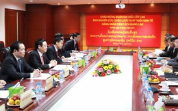 Trưởng Ban Kinh tế Trung ương hội đàm với Ban nghiên cứu phát triển kinh tế Lào