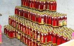 Phát hiện lò sản xuất tương ớt, xirô bẩn quy mô lớn