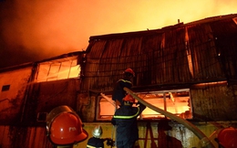 Hà Nội: Cháy dữ dội tại khu công nghiệp La Phù