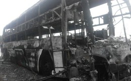 Xe giường nằm cháy rụi trong đêm, hàng chục hành khách thoát nạn
