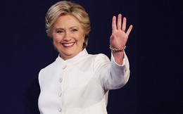 Bà Clinton tạo khoảng cách lớn so với đối thủ một ngày trước bầu cử