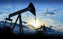 Giảm gần 7%, giá dầu thô xuống dưới 27 USD/thùng