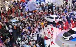 Nhìn lại thị trường ôtô 2015: Bùng nổ trong lo lắng
