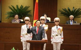 Tân Chánh án Nguyễn Hòa Bình tuyên thệ