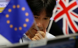 Sụt mạnh vì Brexit, Nikkei tạm ngừng giao dịch