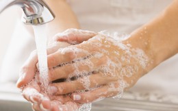 Rửa tay sau giờ làm việc giúp bạn gỡ bỏ căng thẳng, stress trước khi về nhà
