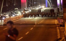 Quân đội Thổ Nhĩ Kỳ tuyên bố nắm quyền chỉ huy đất nước