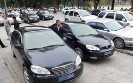 Thứ trưởng Bộ Tài chính đi taxi, tự lái xe đi làm từ ngày 3-10